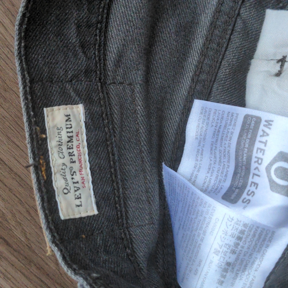 LEVI'S SIZE 26 - Picture 2 of 2